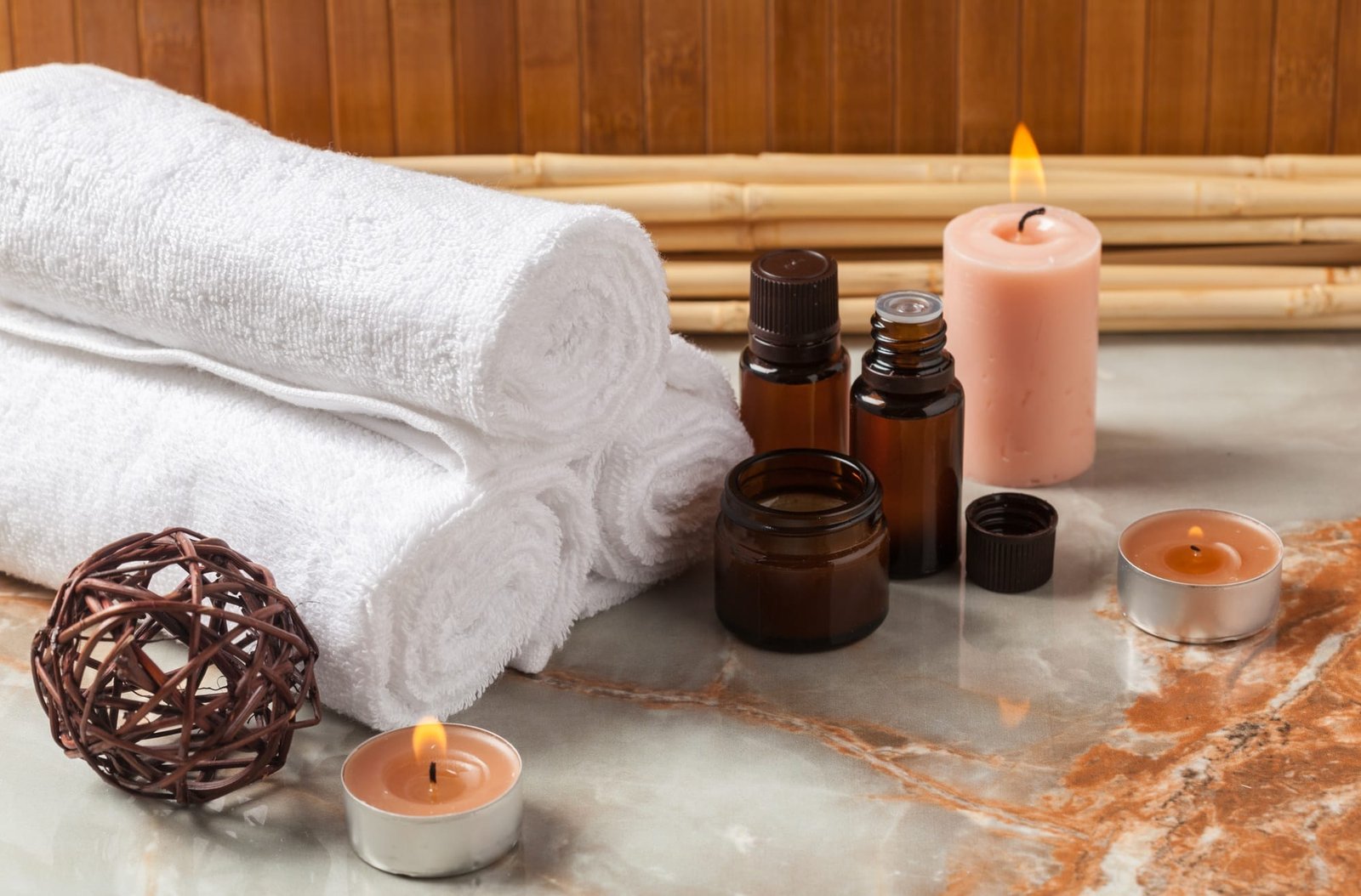 Rituel visage anti‑âge Feel Evasion avec manœuvres liftantes